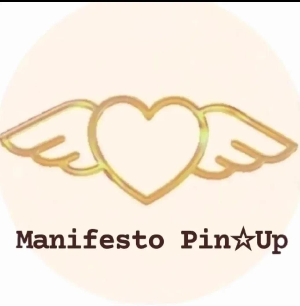 Manifesto Pin-Up 